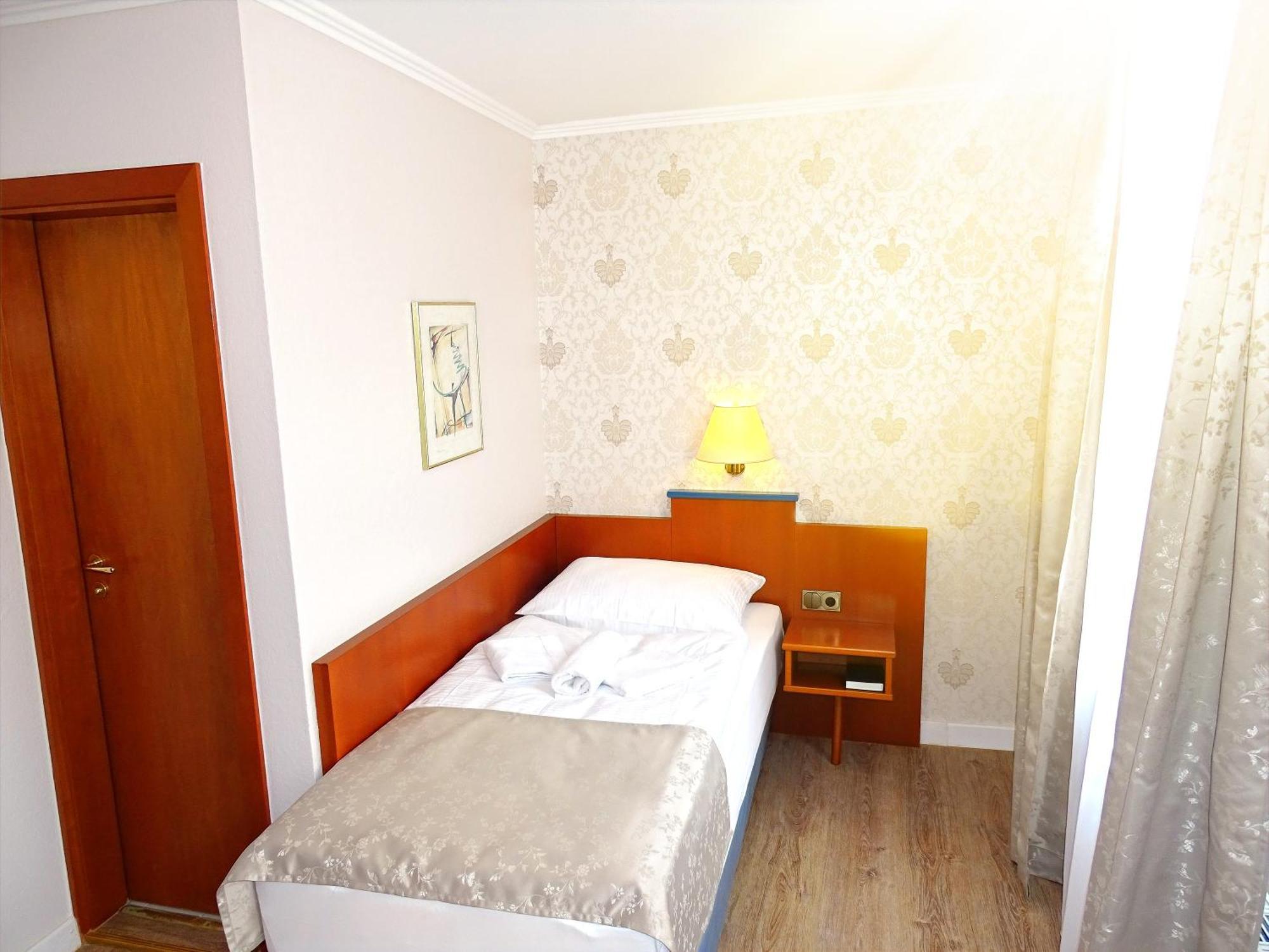 Hotel Kolossos Duesseldorf - Neuss Δωμάτιο φωτογραφία