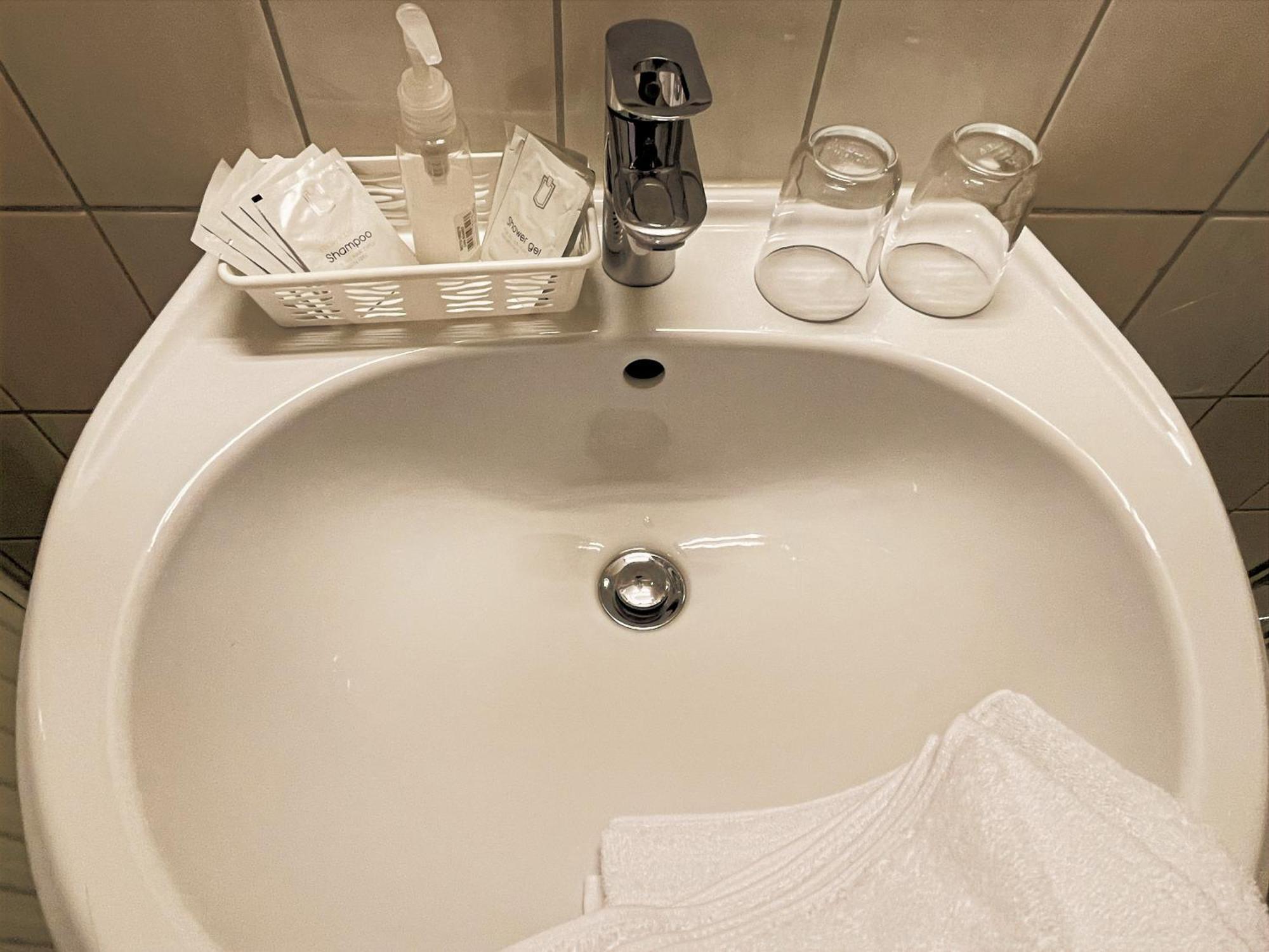 Hotel Kolossos Duesseldorf - Neuss Δωμάτιο φωτογραφία
